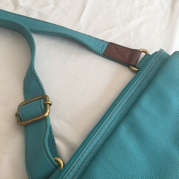 Turquoise Leather Fossil Purse Excellent Condition - Picture 12 of 16